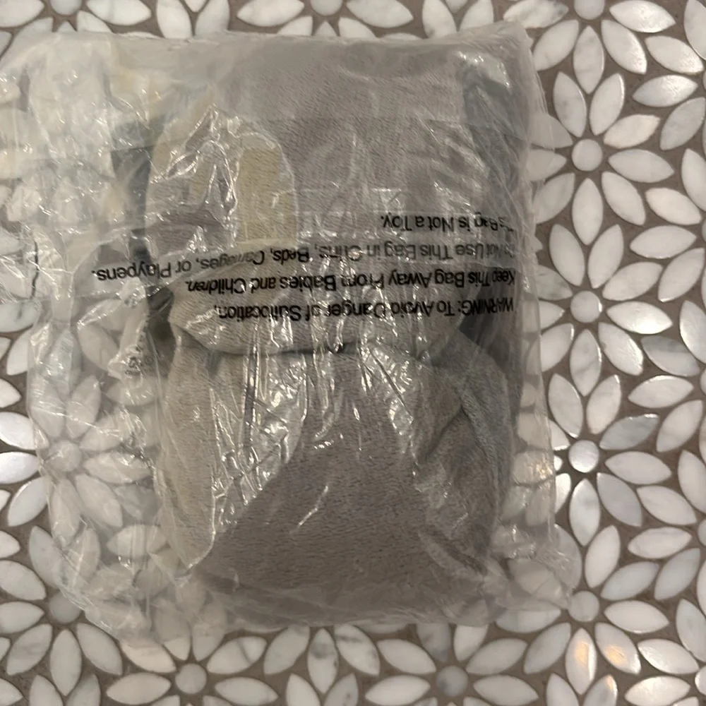 Nodpod Weighted Blanket for Eyes in Grey, OS-NIB! - Picture 4 of 5